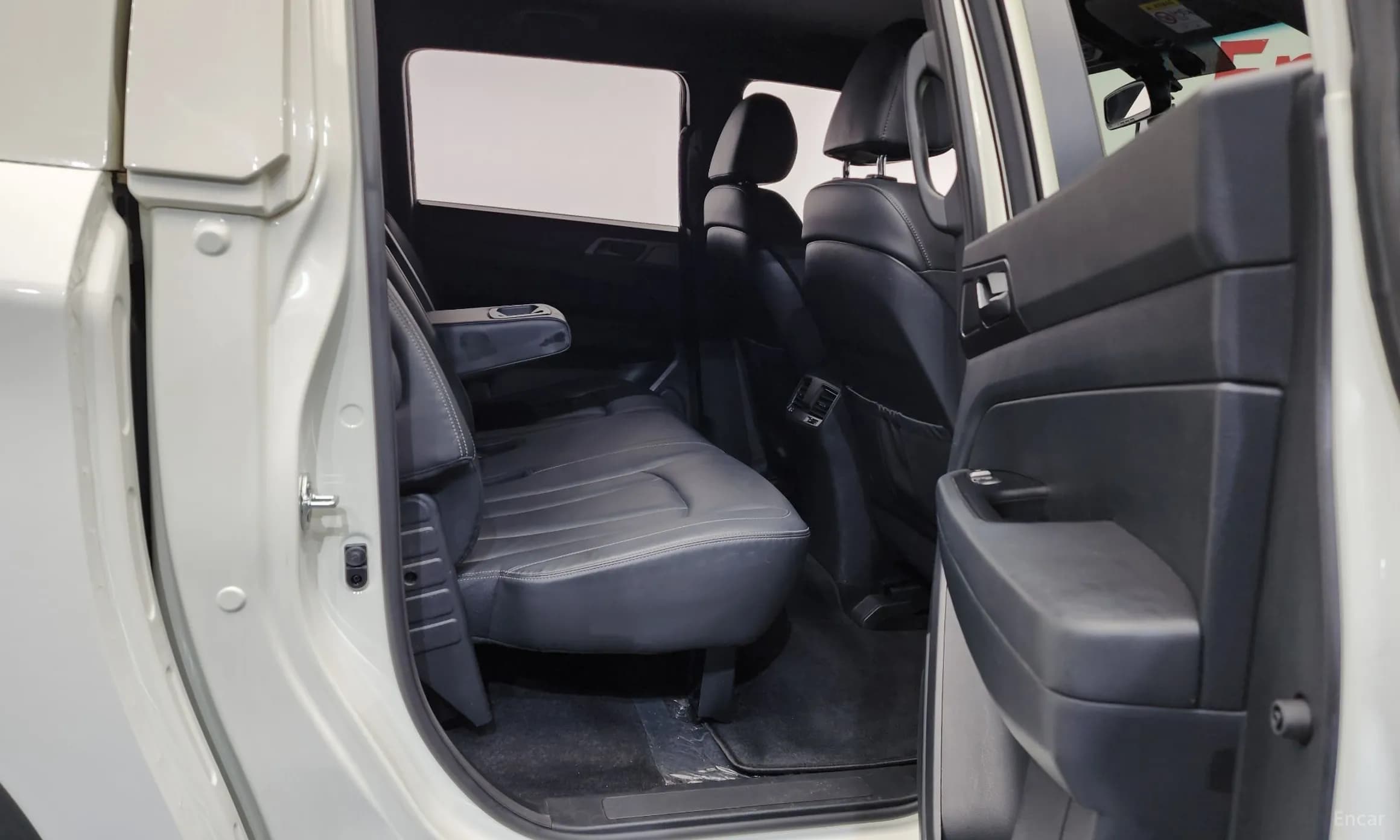 Rexton Sports Khan