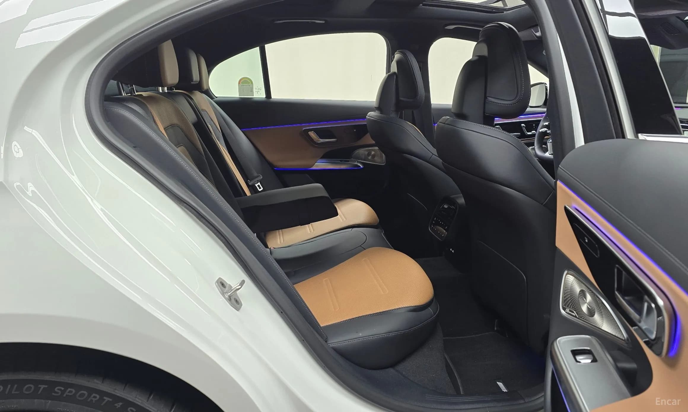 E-Class W214