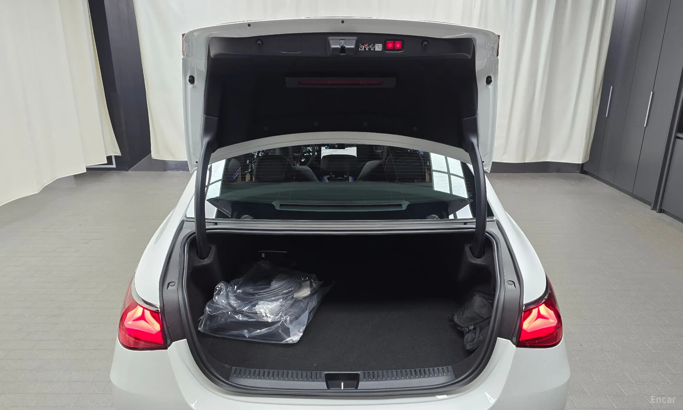 E-Class W214