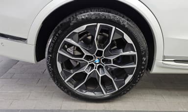 X7 (G07)