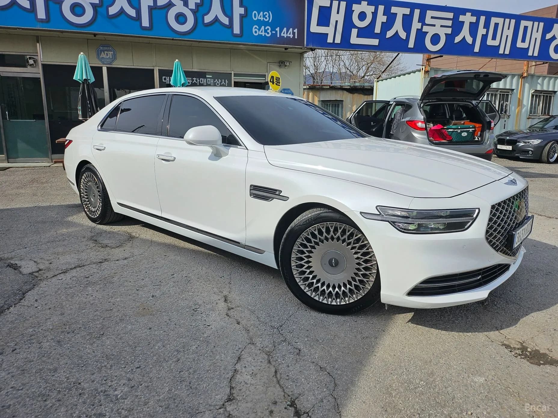 G90