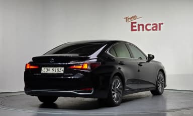 ES300h 7th Generation