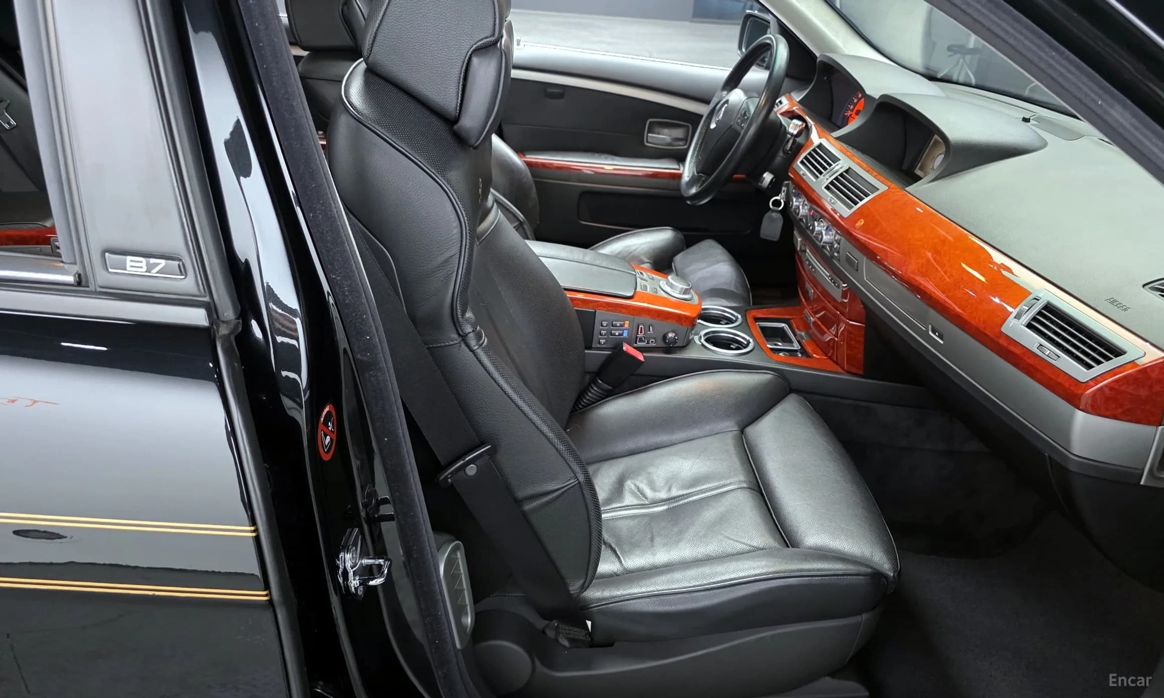 7 Series (E65)
