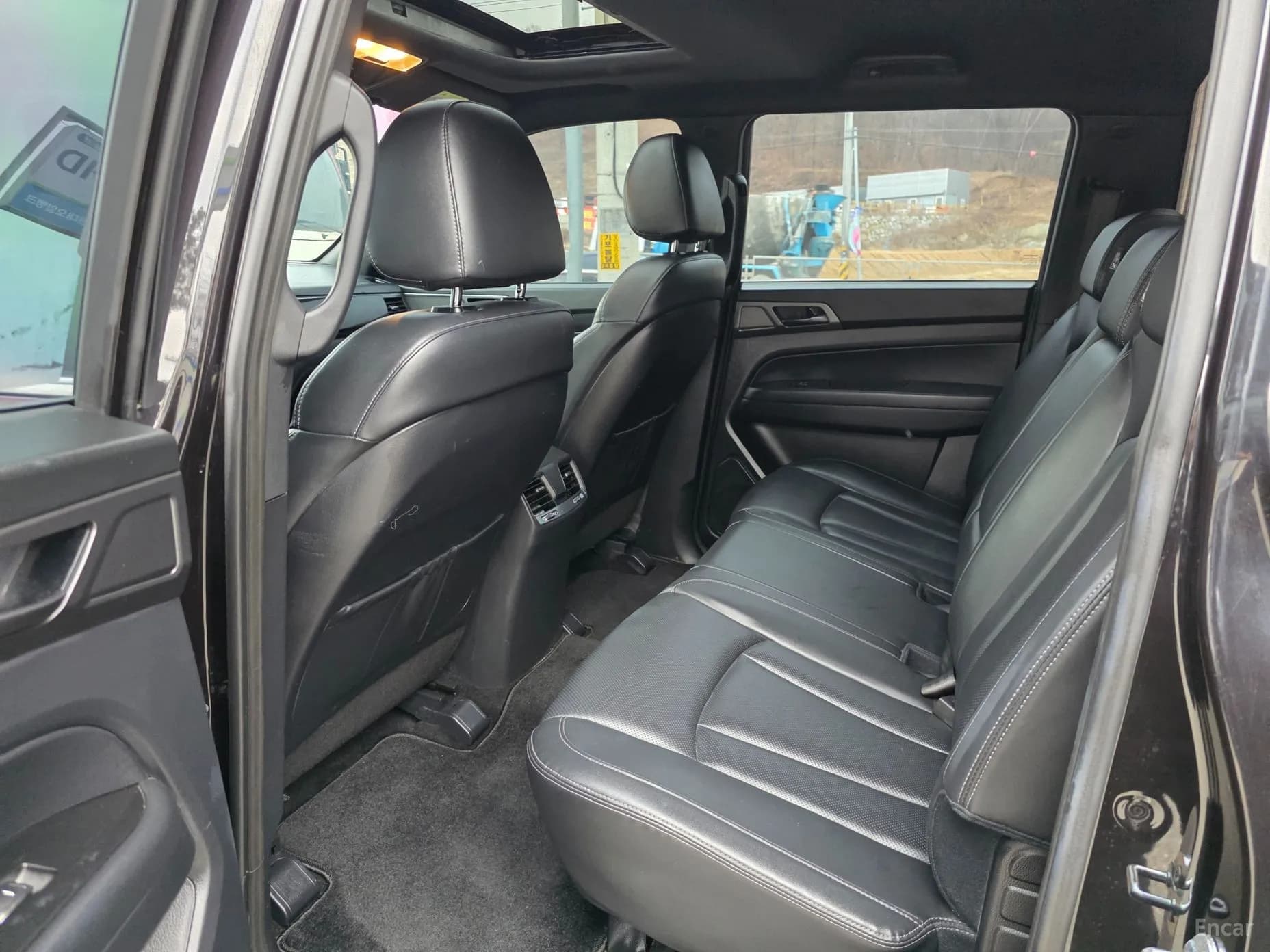 Rexton Sports Khan