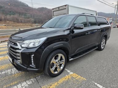 Rexton Sports Khan
