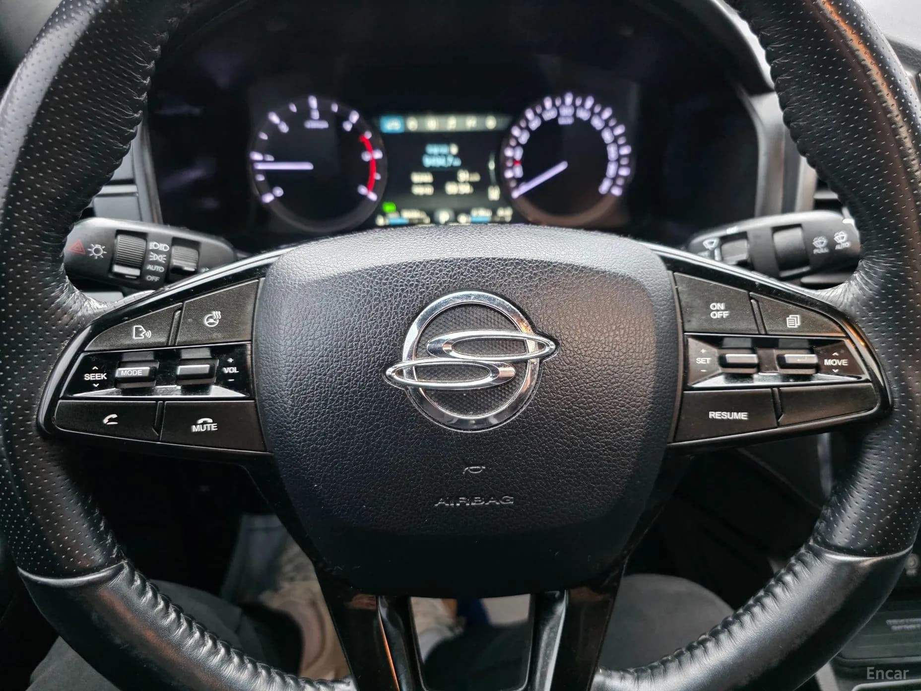 Rexton Sports Khan