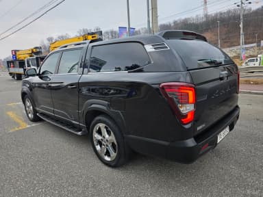 Rexton Sports Khan