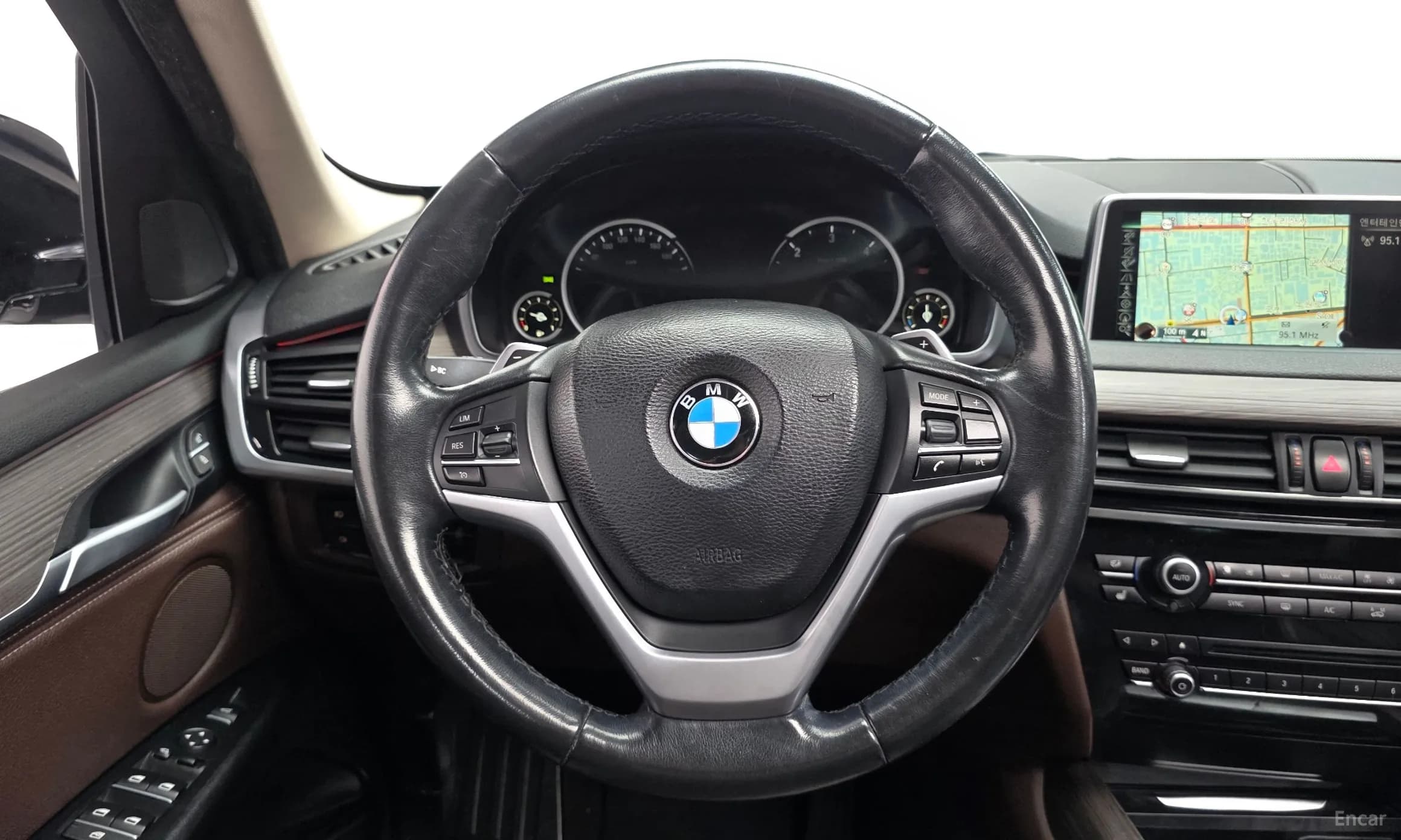 X5 (F15)