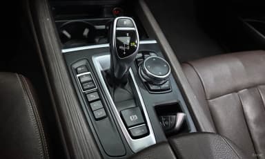 X5 (F15)