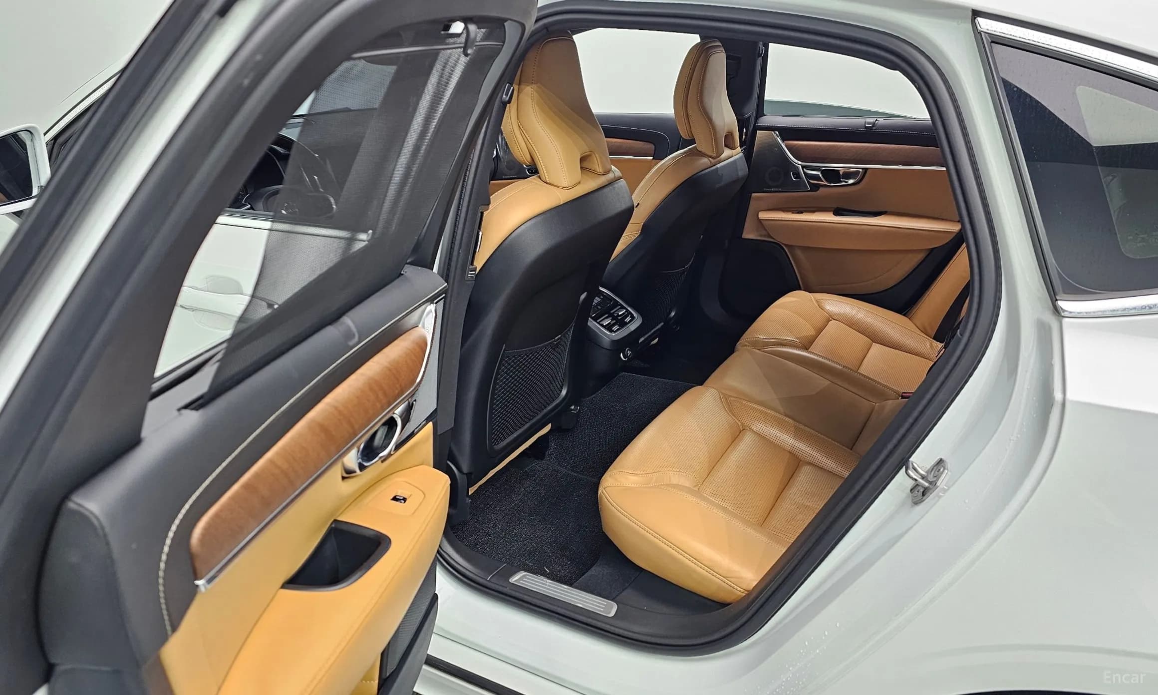 S90