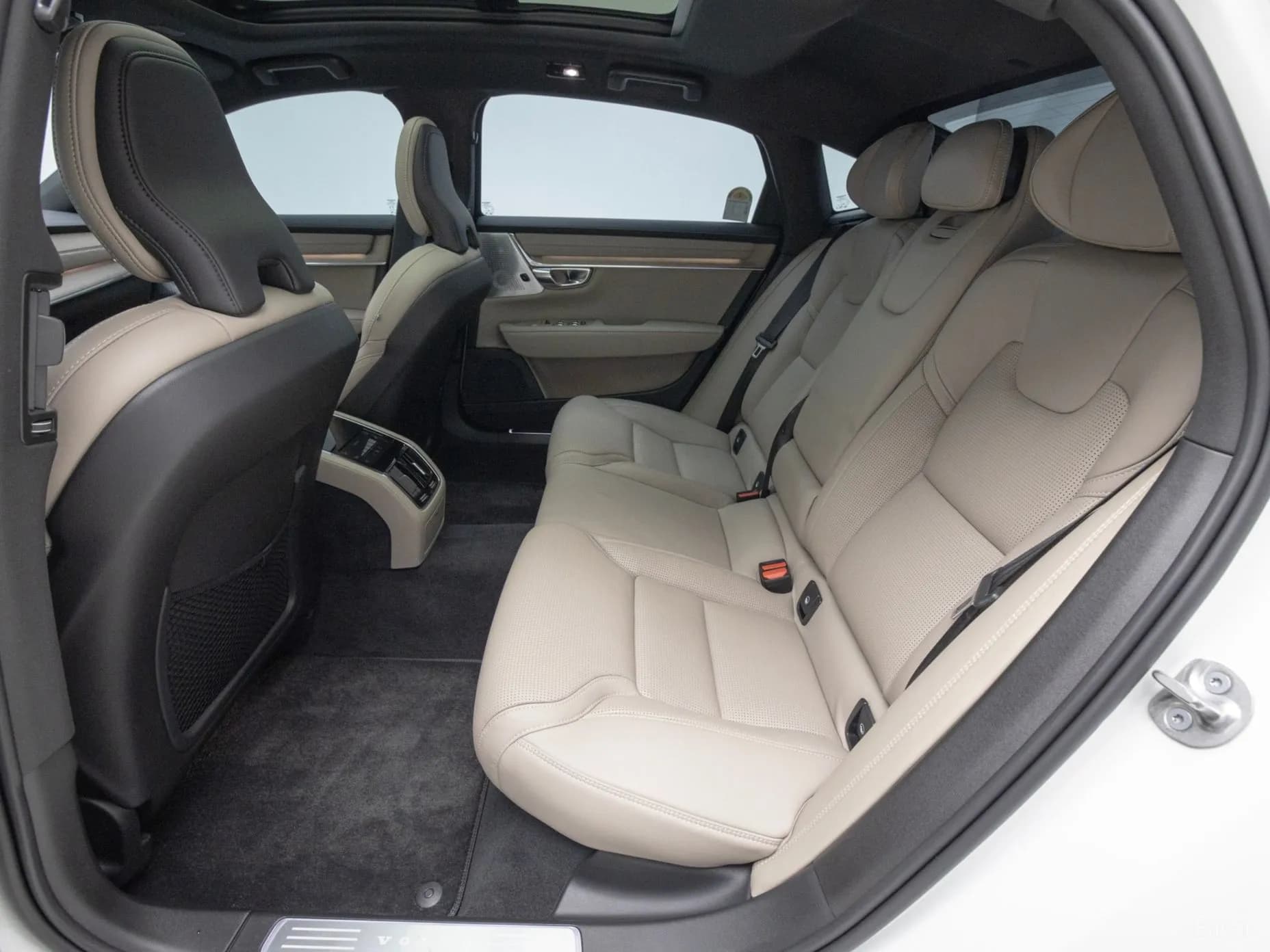 S90
