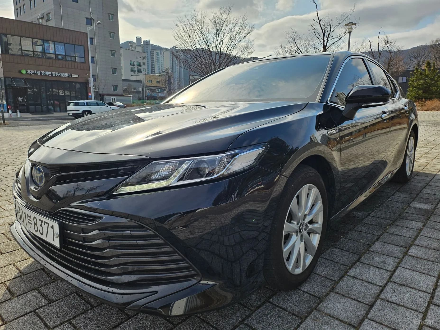Camry (XV70)