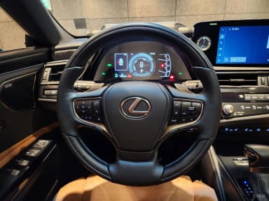 ES300h 7th Generation