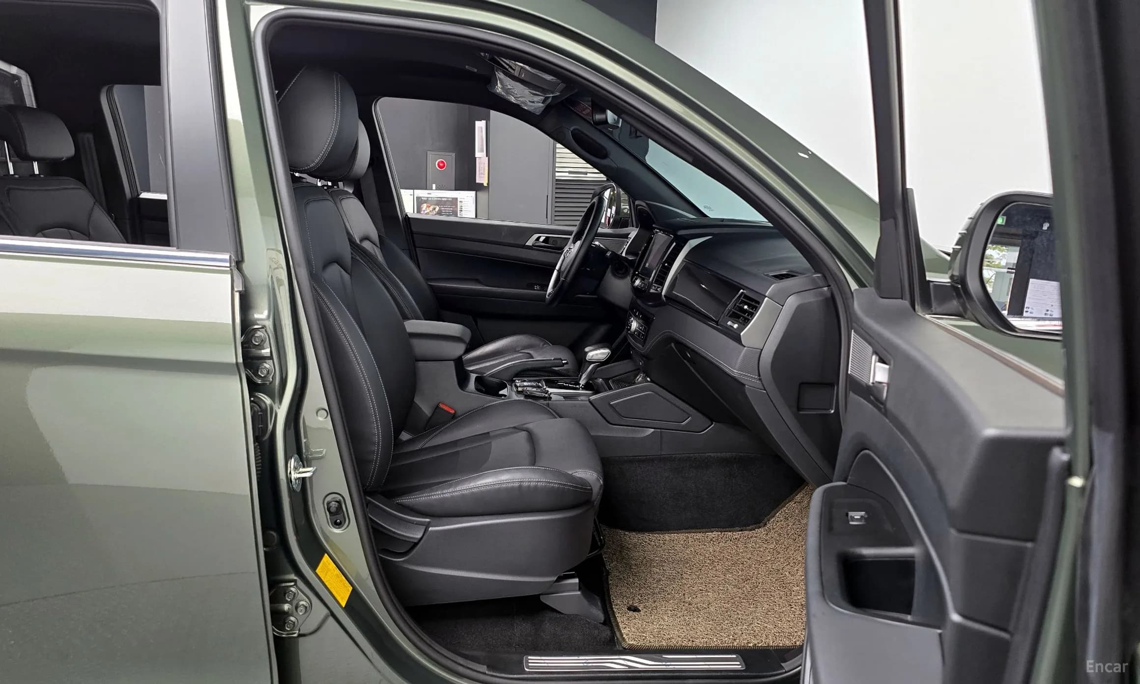 Rexton Sports Khan