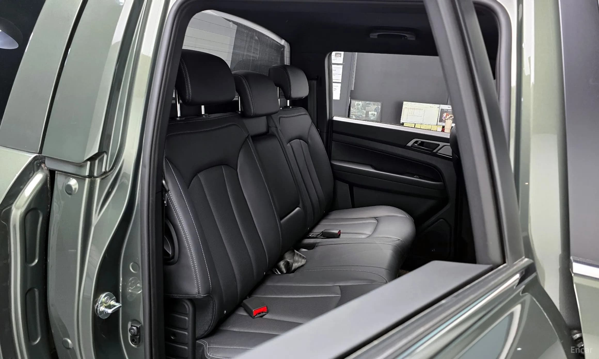 Rexton Sports Khan