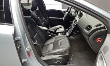 V40