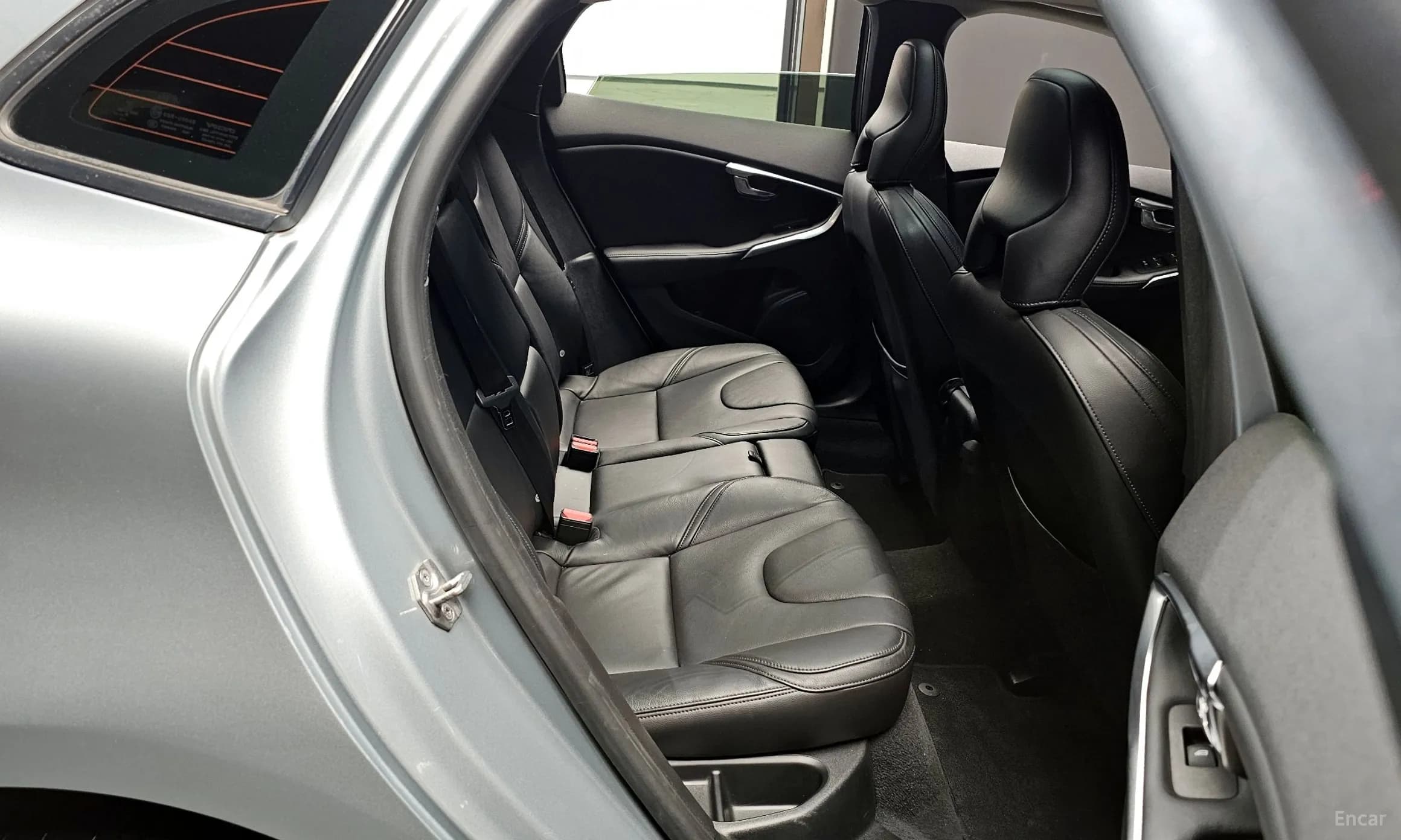 V40
