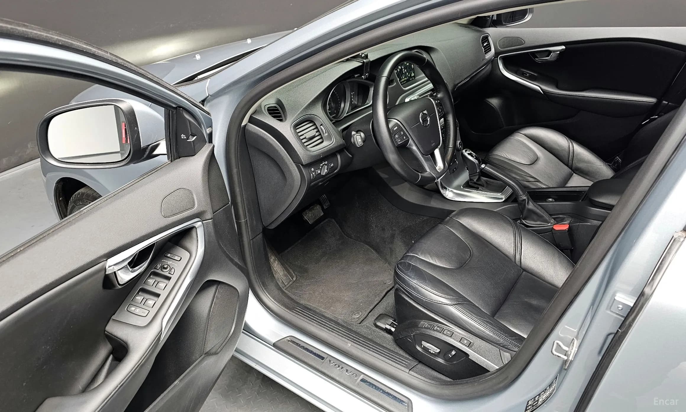 V40