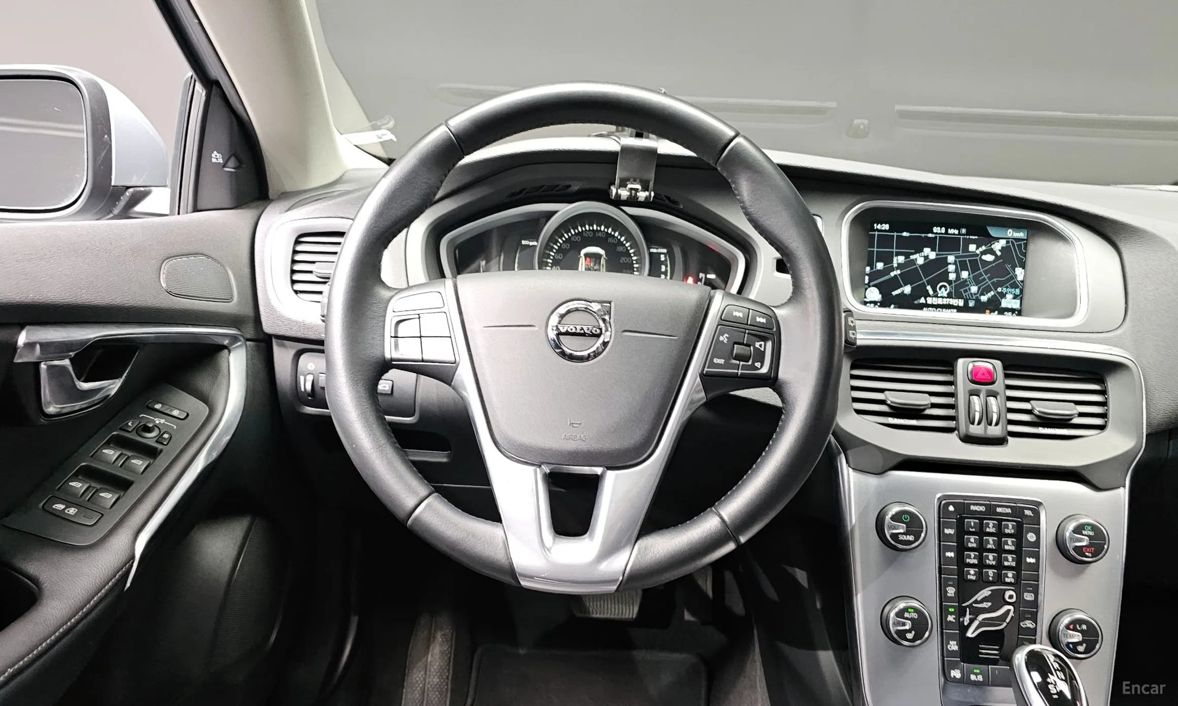 V40