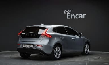 V40