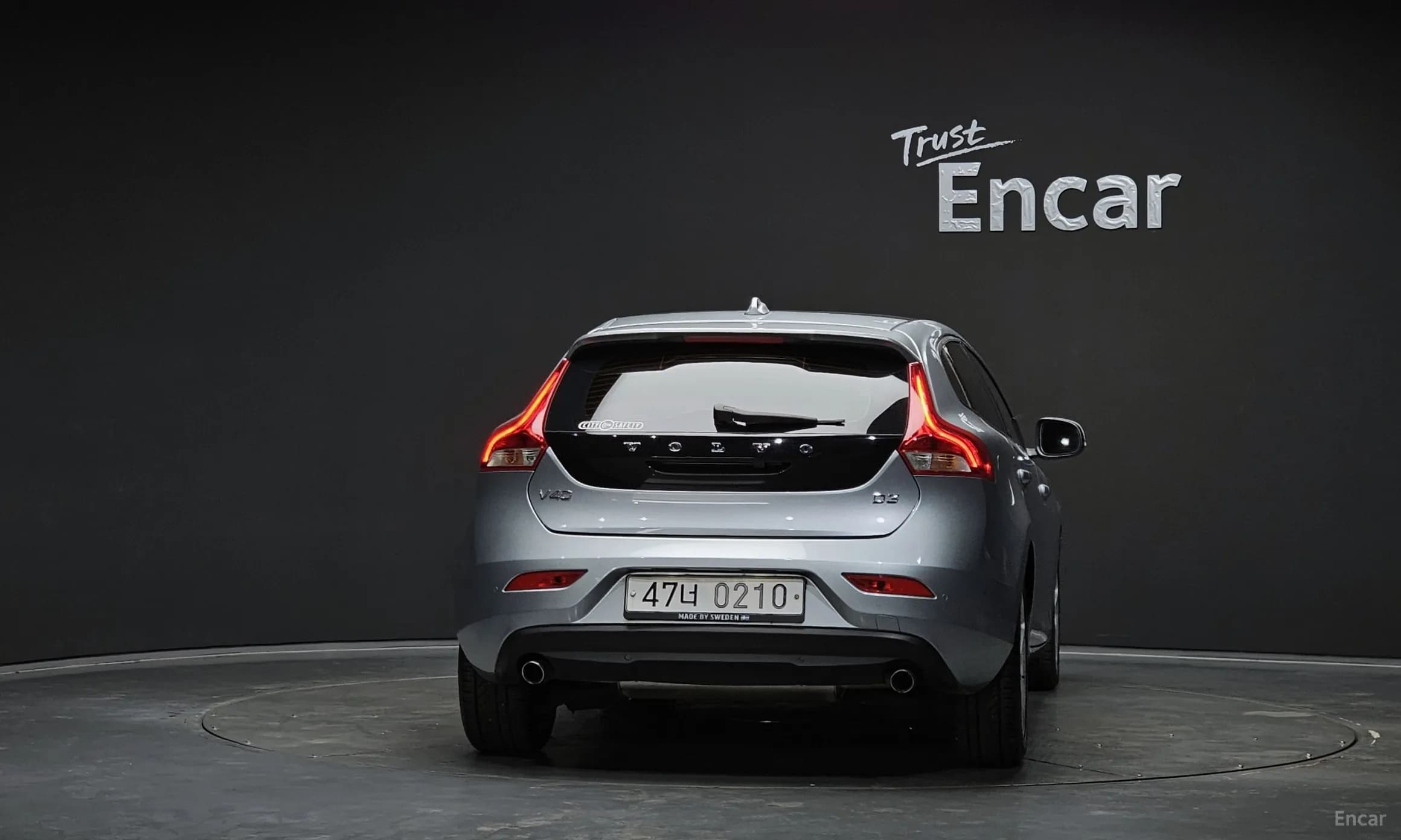 V40