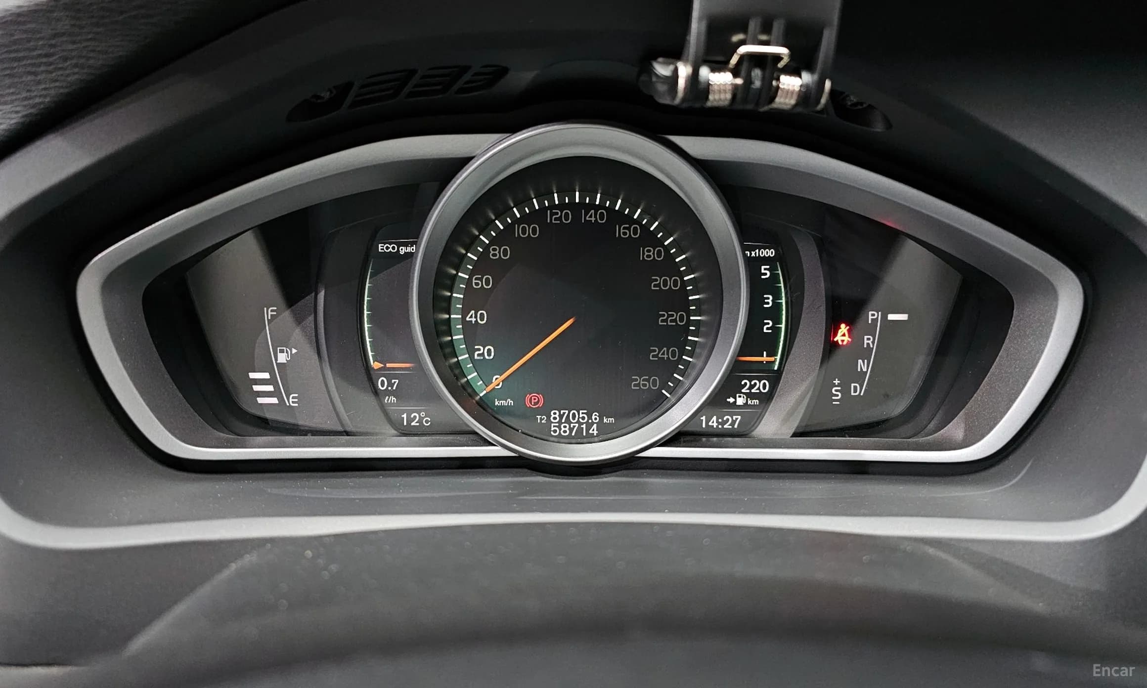 V40