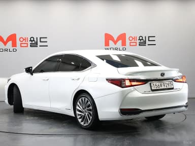 ES300h 7th Generation