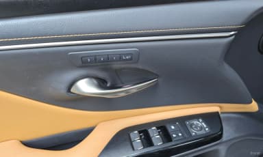 ES300h 7th Generation