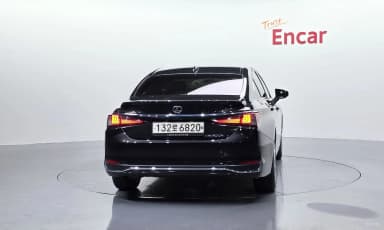 ES300h 7th Generation