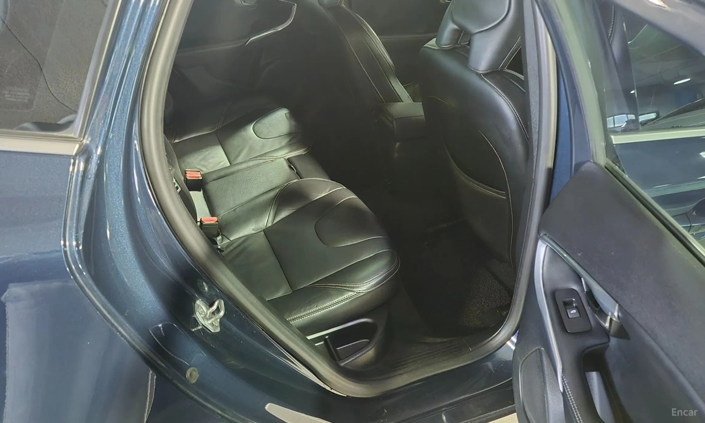V40
