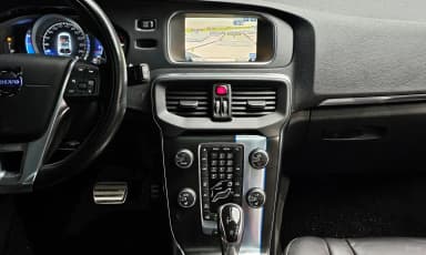 V40