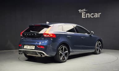 V40
