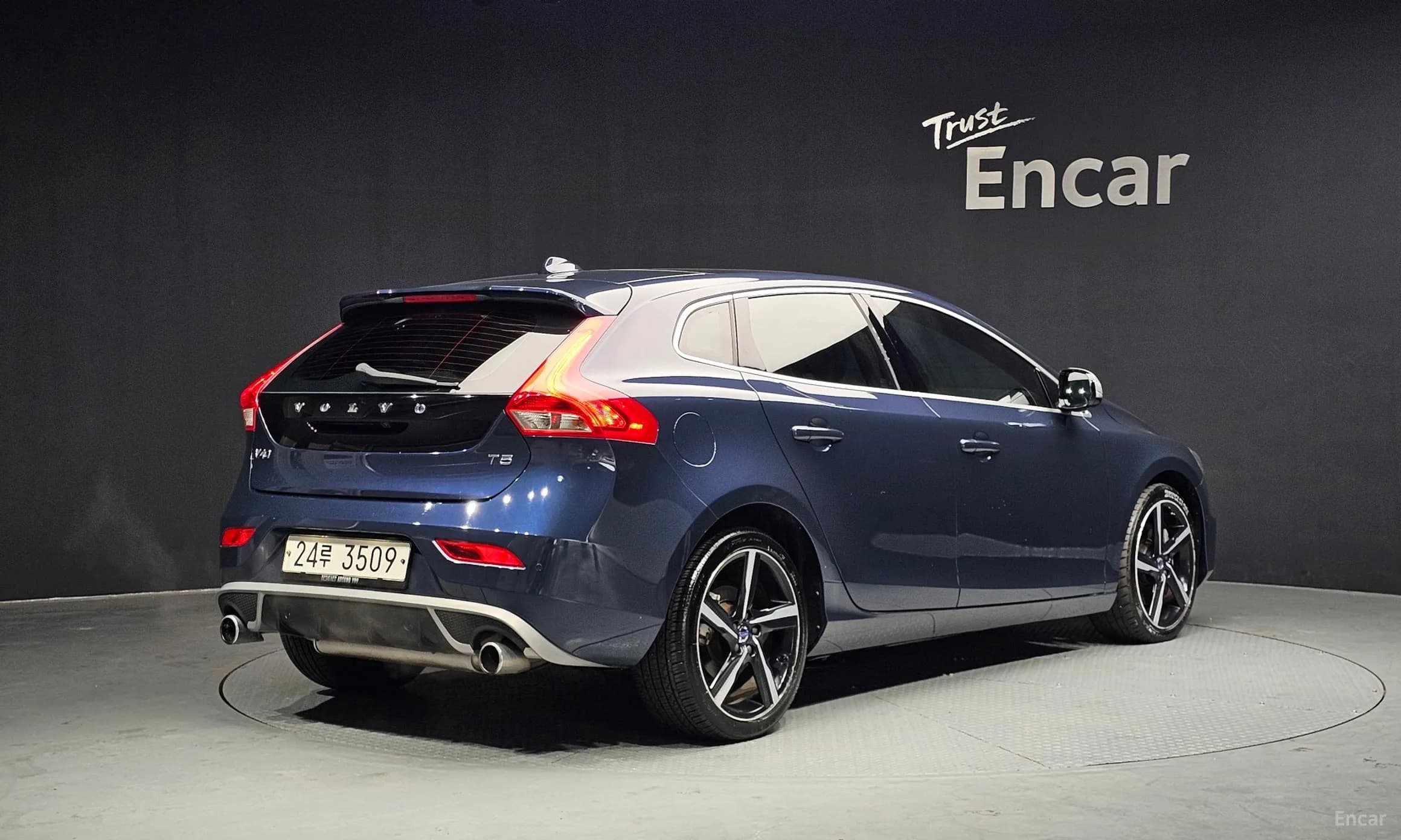 V40