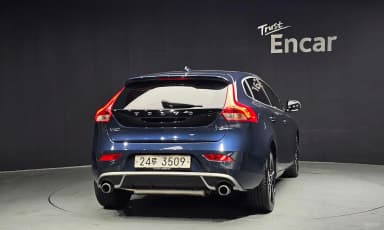 V40