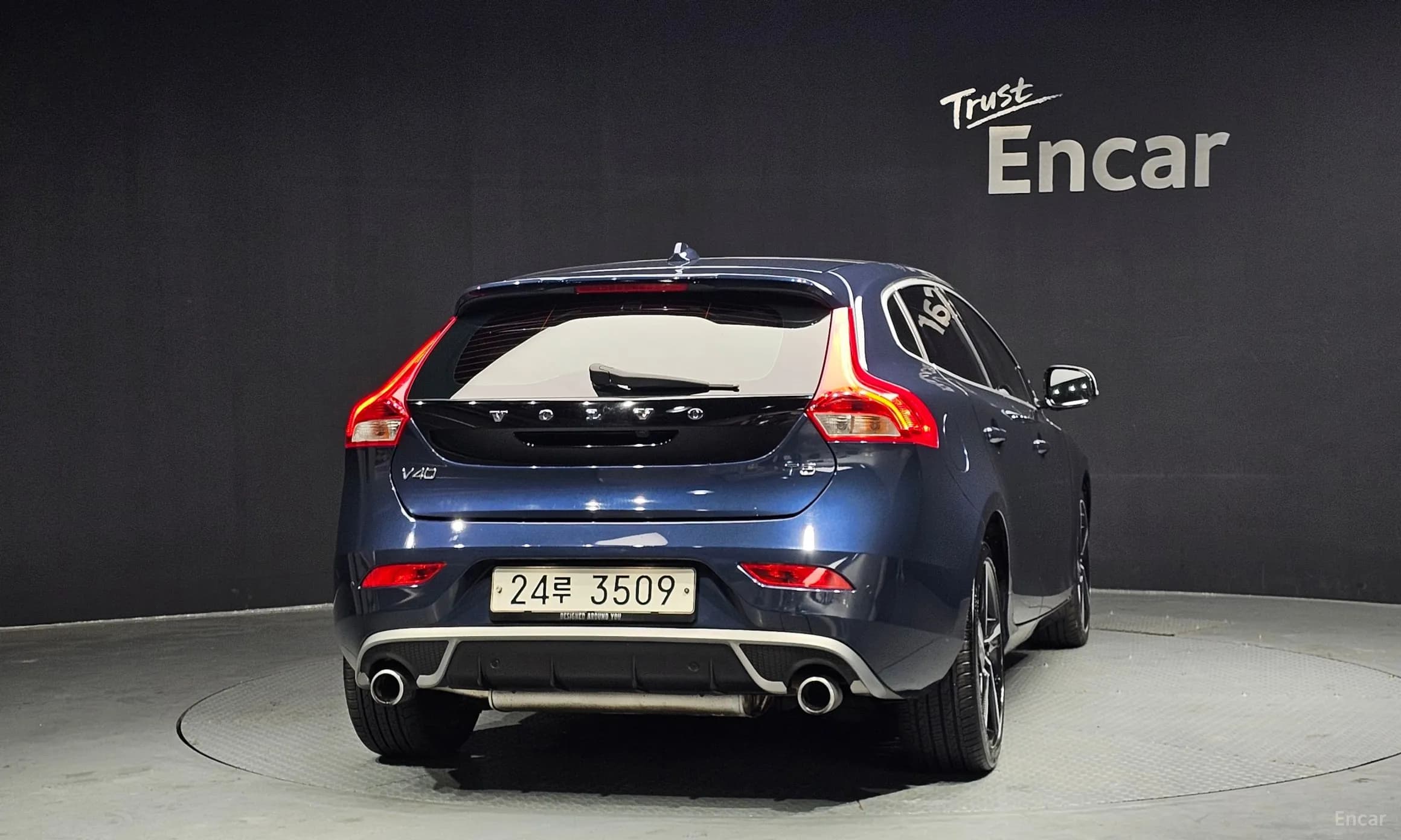 V40