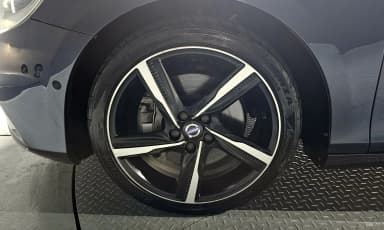 V40