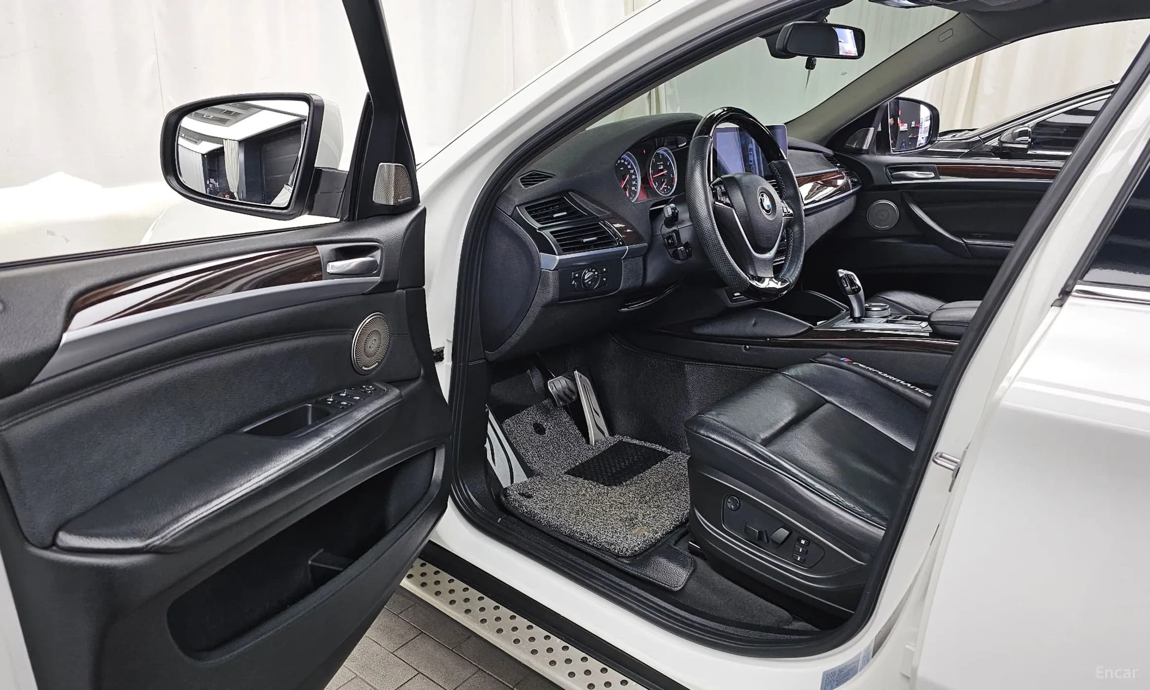 X6 (E71)