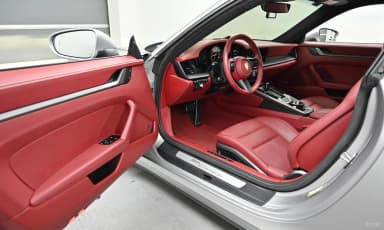911 (992)