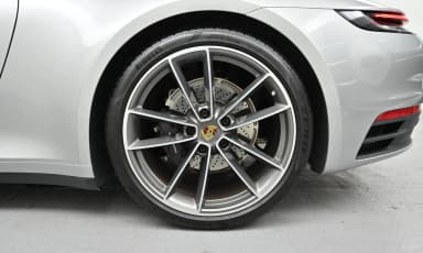 911 (992)