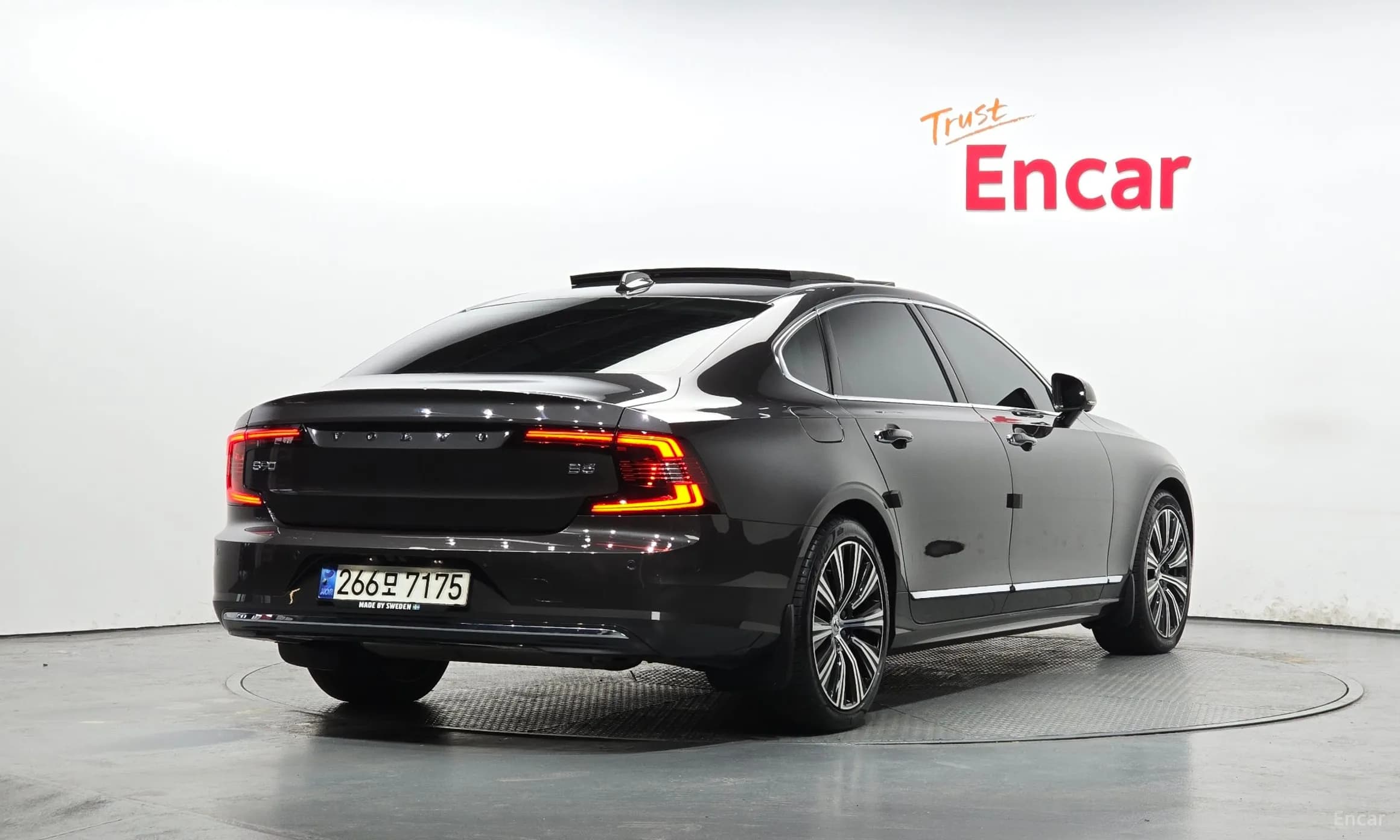 S90