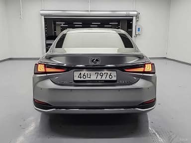 ES300h 7th Generation