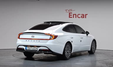 Sonata Hybrid (DN8)