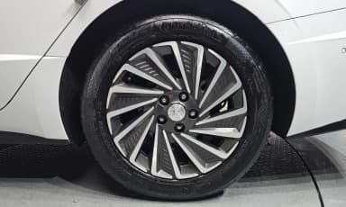 Sonata Hybrid (DN8)