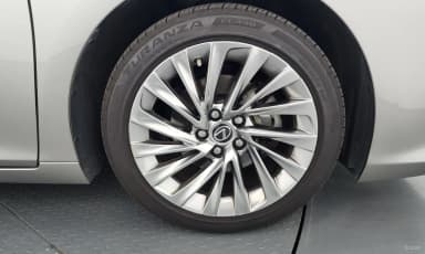 ES300h 7th Generation