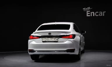 ES300h 7th Generation