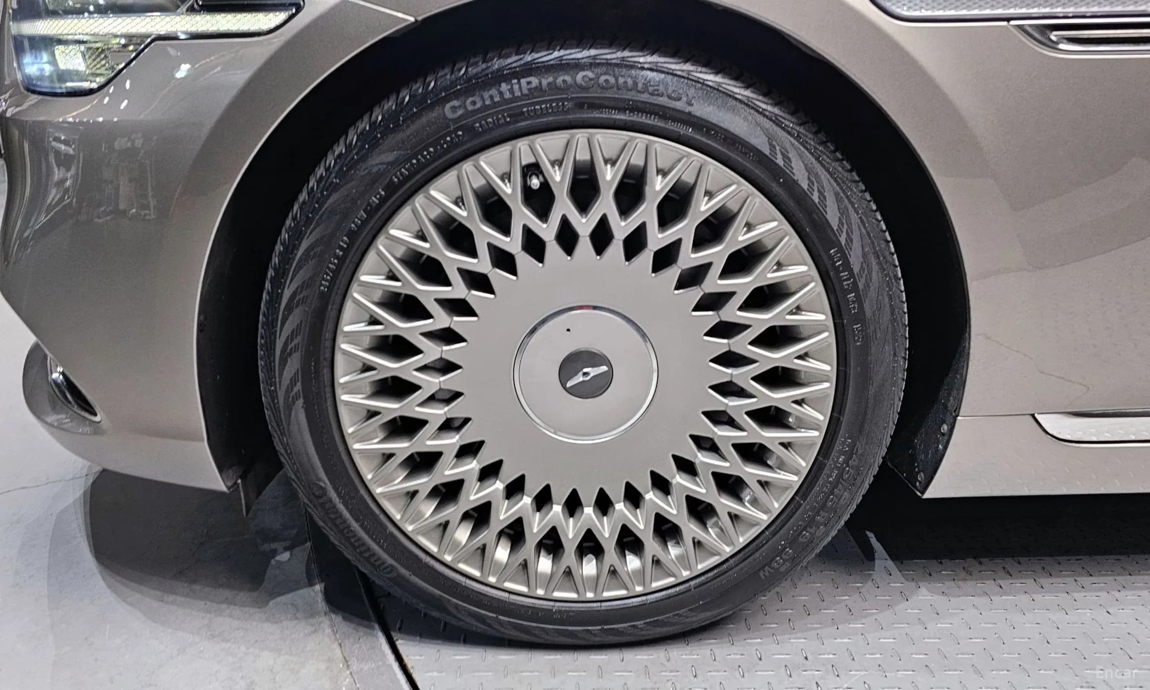 G90