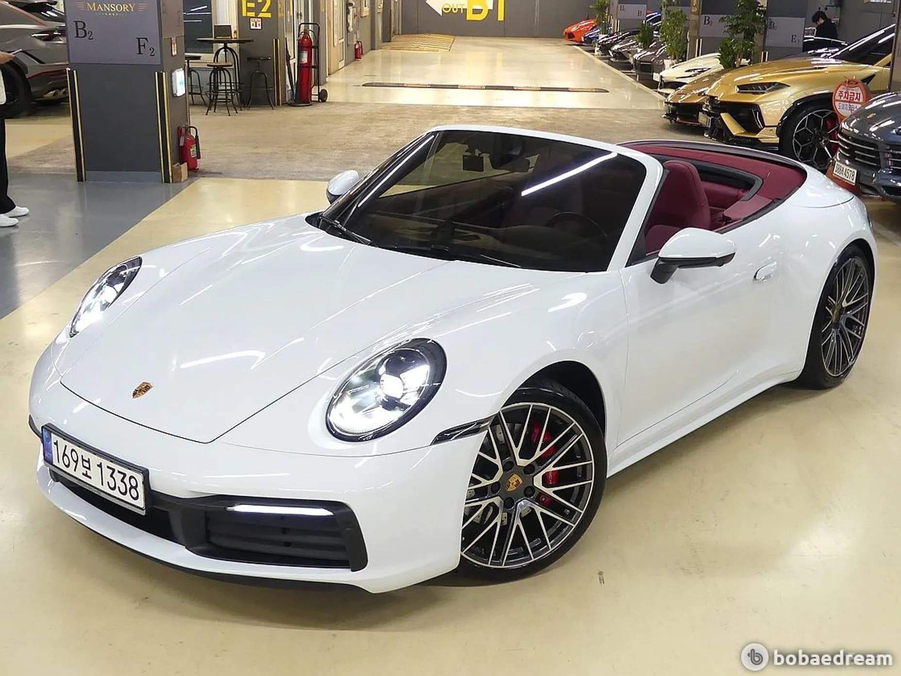 911 (992)
