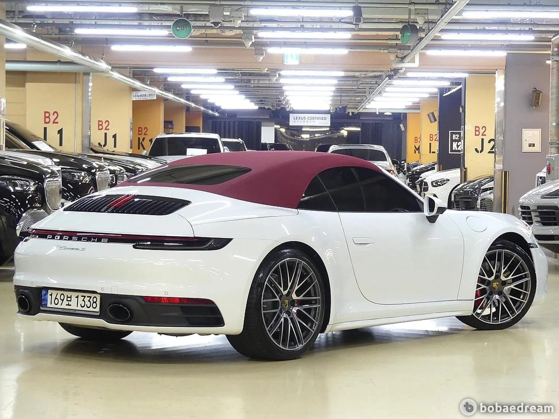 911 (992)