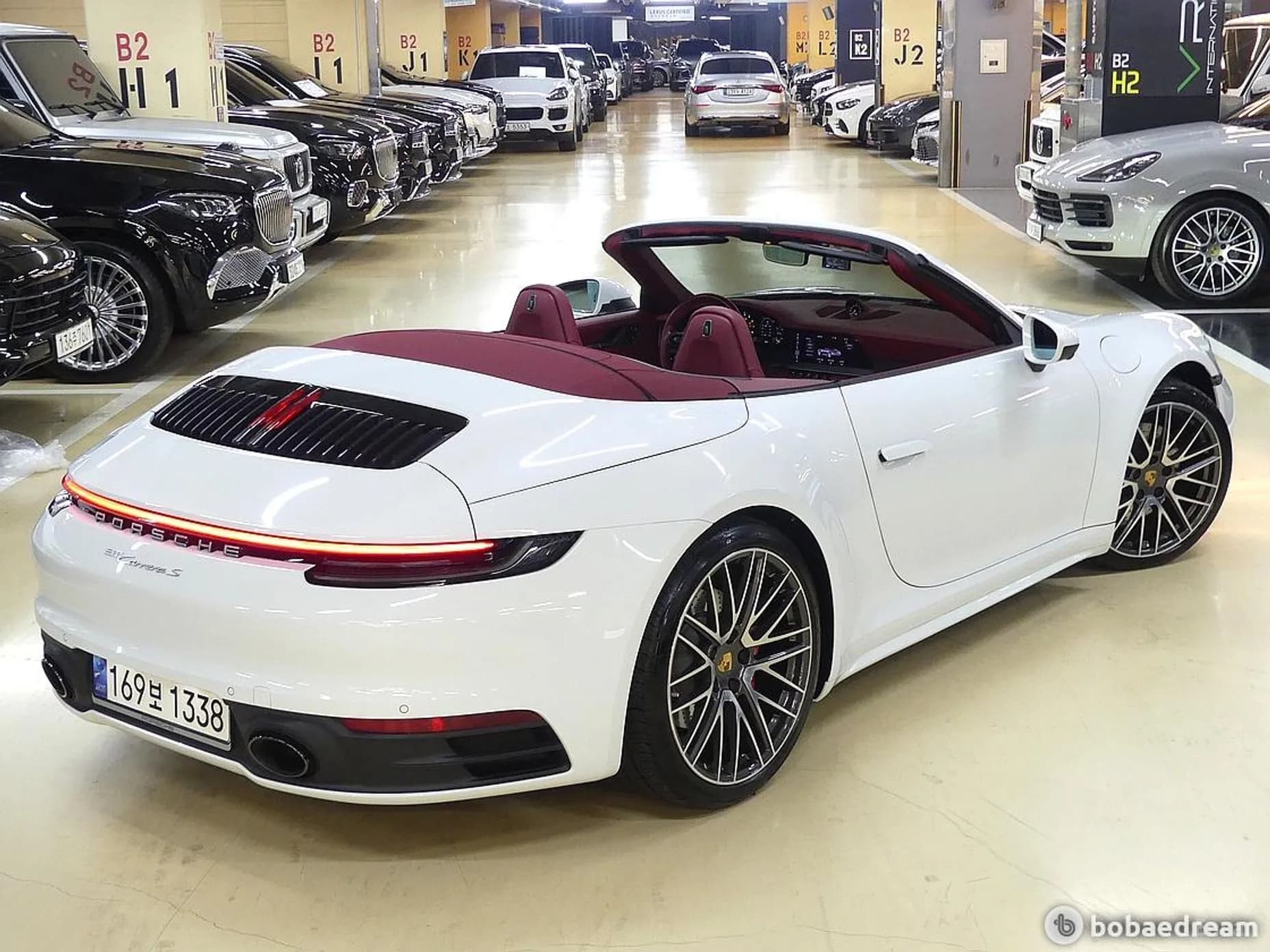 911 (992)