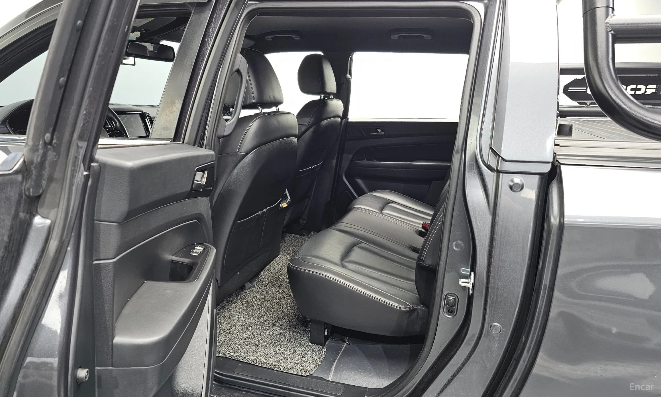 Rexton Sports Khan